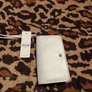 New white wristlet